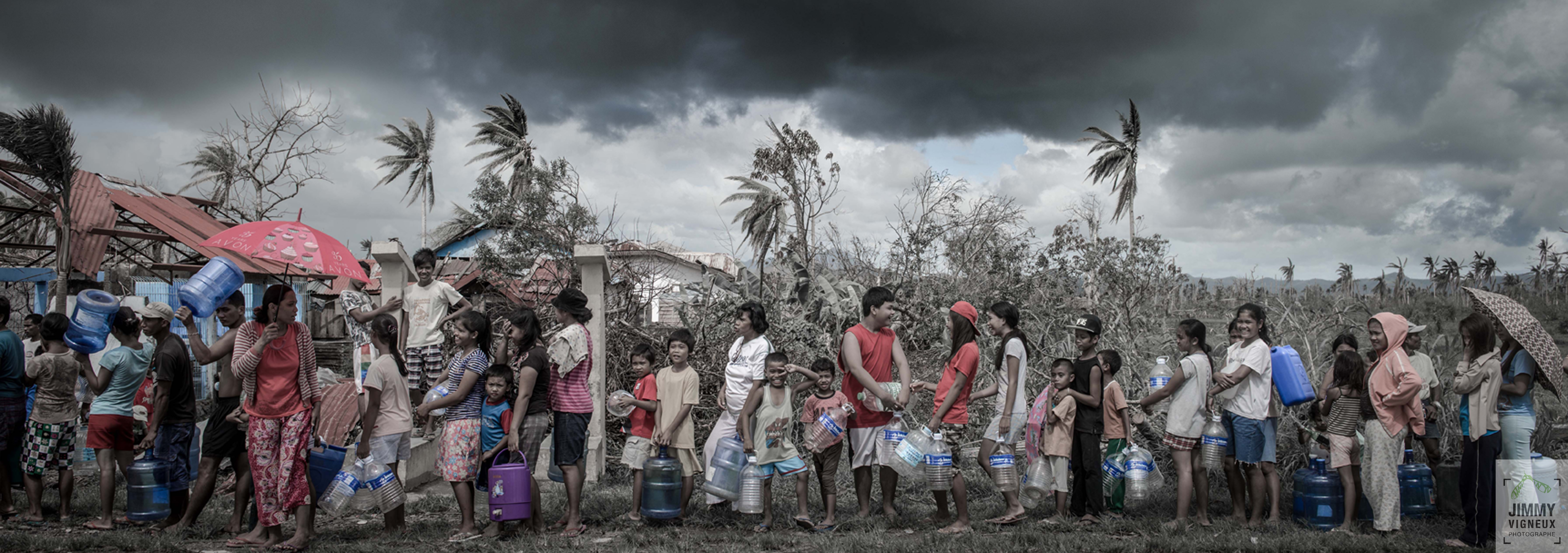 Distribution d'eau aux Philippines
