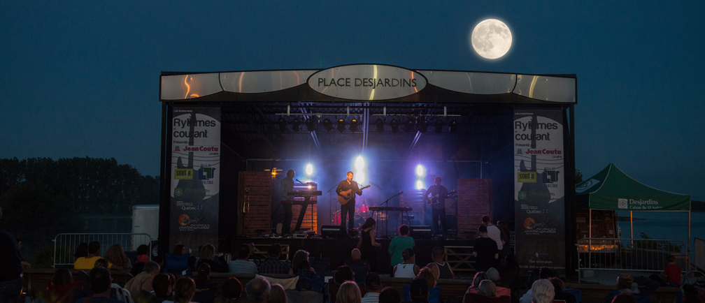 Spectacle à Lavaltrie et lune