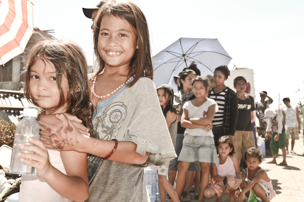 Deux jeunes filles aux Philippines